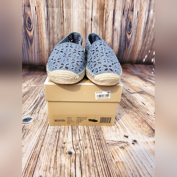 Michael Michael Kors Darci Slip On - Picture 8 of 9